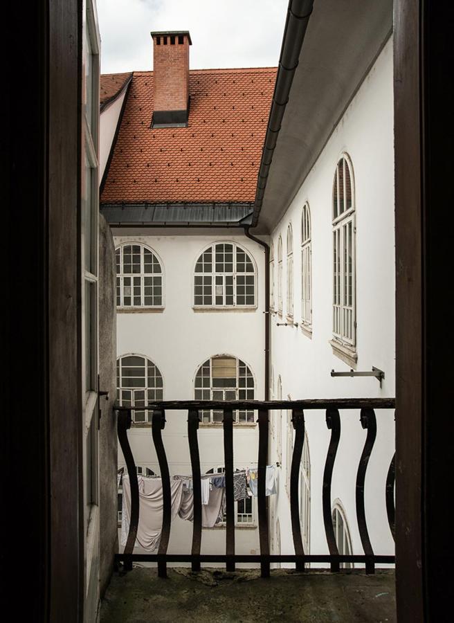 Apartment Breg - Old Town River Ljubljana Exterior photo